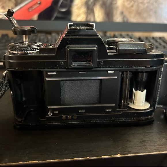 Minolta X-700 film camera (vintage) - Picture 7 of 8